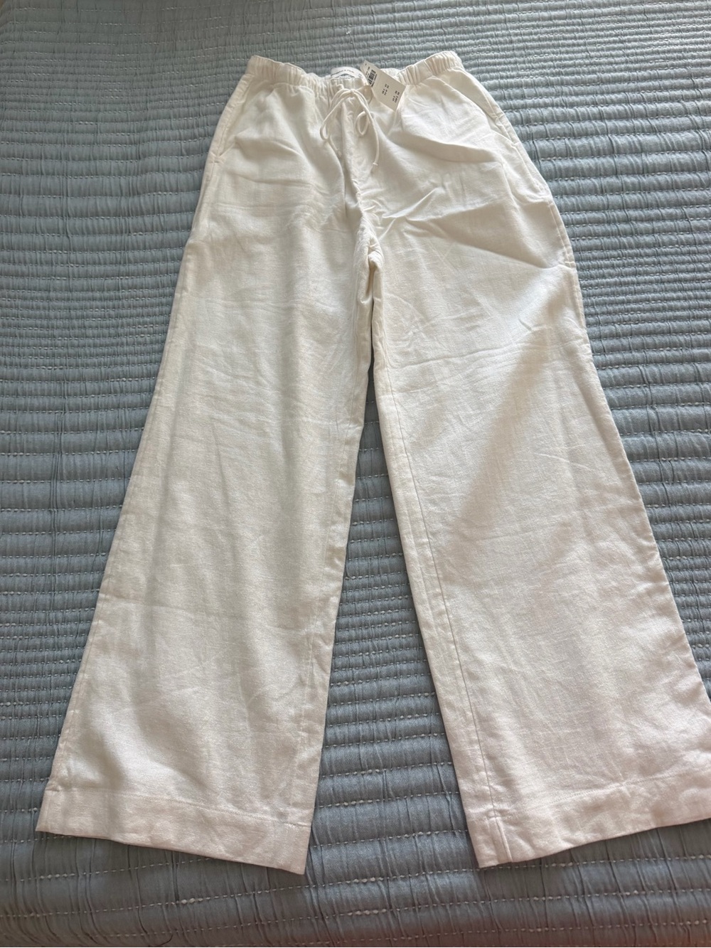 Abercrombie and Fitch Lightweight Linen Wide-Leg Drawstring Pants in Cream